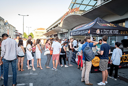 food-truck-stand-marche-des-capucins-bordeaux